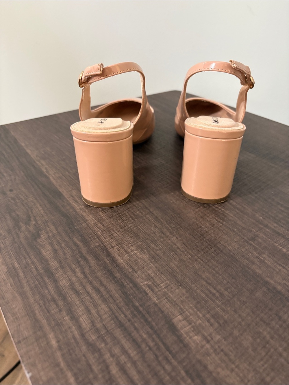 Anne Klein iflex Tan Patent Slingback Pumps - Picture 3 of 4